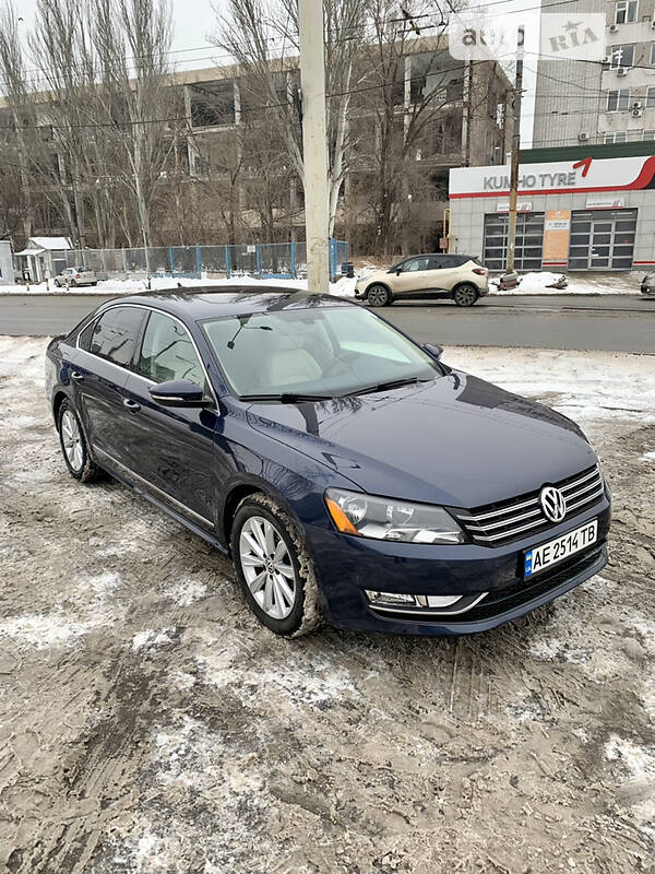 Седан Volkswagen Passat 2012 в Дніпрі