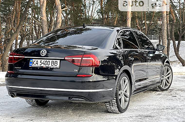 Седан Volkswagen Passat 2017 в Киеве