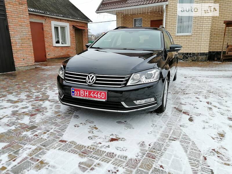 Універсал Volkswagen Passat 2012 в Луцьку