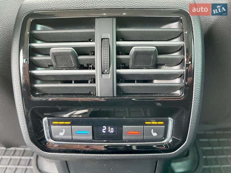 Седан Volkswagen Passat 2018 в Києві