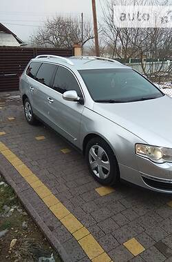 Универсал Volkswagen Passat 2009 в Бориславе