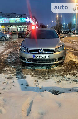 Седан Volkswagen Passat 2012 в Харькове