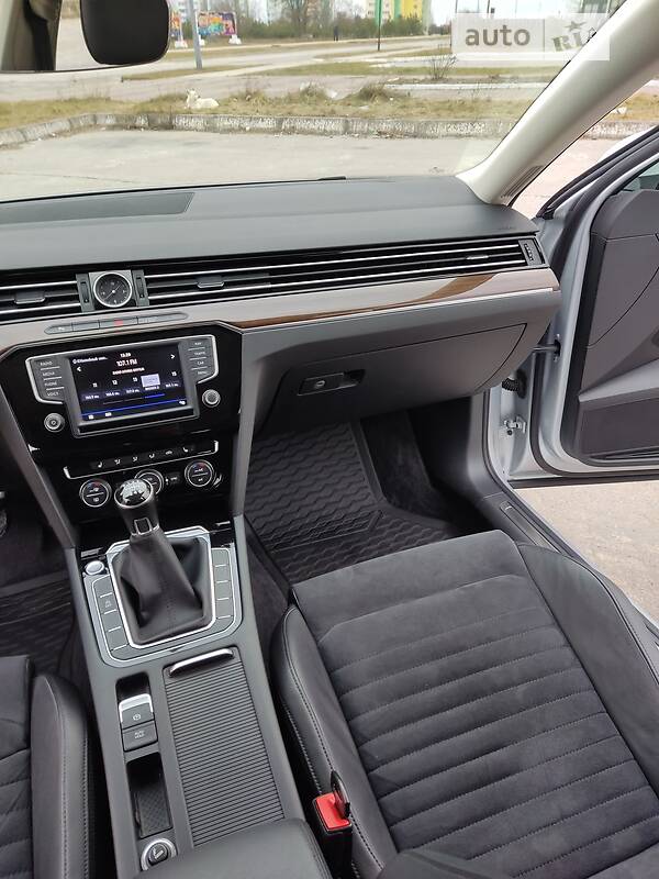 Універсал Volkswagen Passat 2017 в Вараші фото 12 Універсал Volkswagen Passat 2017 в Вараші