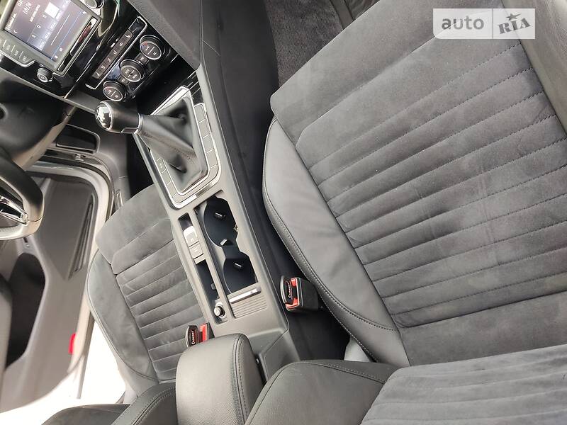 Універсал Volkswagen Passat 2017 в Вараші фото 26 Універсал Volkswagen Passat 2017 в Вараші