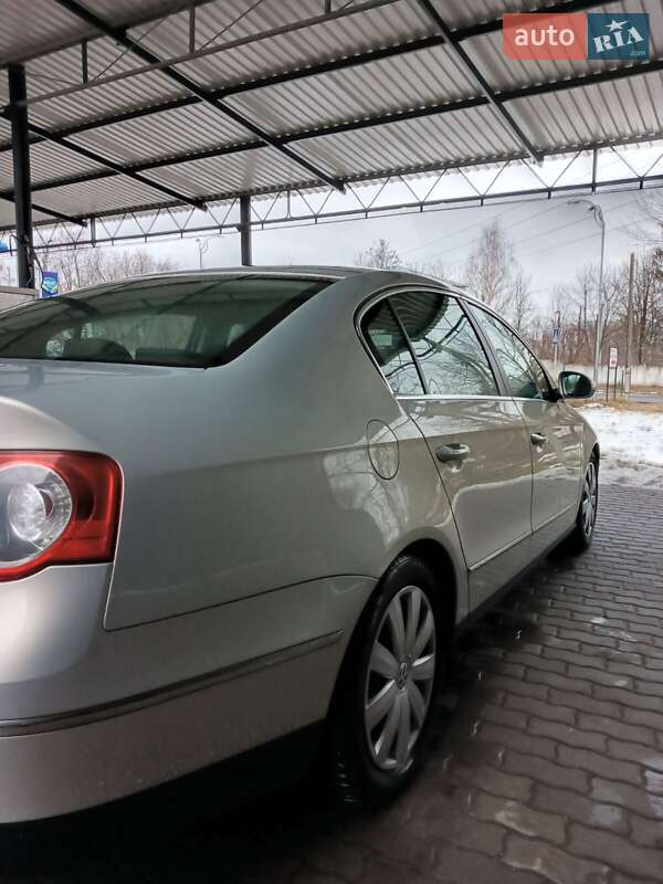 Седан Volkswagen Passat 2009 в Гусятині