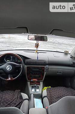 Седан Volkswagen Passat 2003 в Краснограде