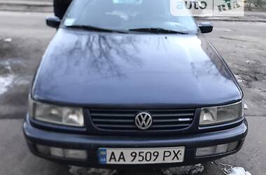 Седан Volkswagen Passat 1994 в Киеве