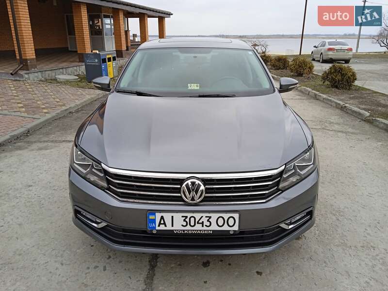 Седан Volkswagen Passat 2015 в Киеве