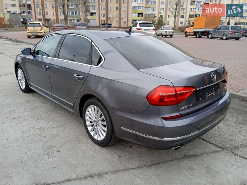 Седан Volkswagen Passat 2015 в Киеве