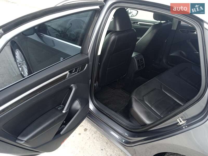Седан Volkswagen Passat 2015 в Киеве