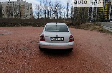 Седан Volkswagen Passat 2001 в Золочеве