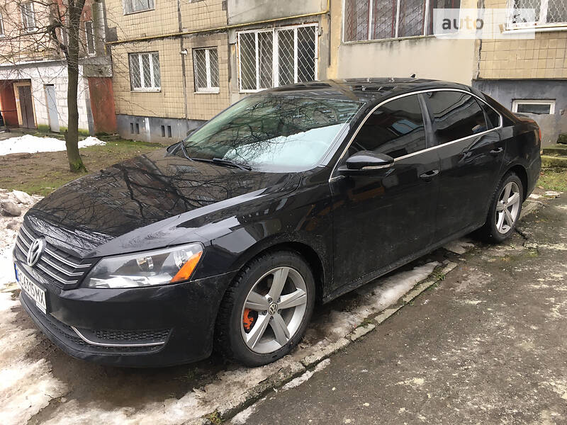 Седан Volkswagen Passat 2012 в Львове