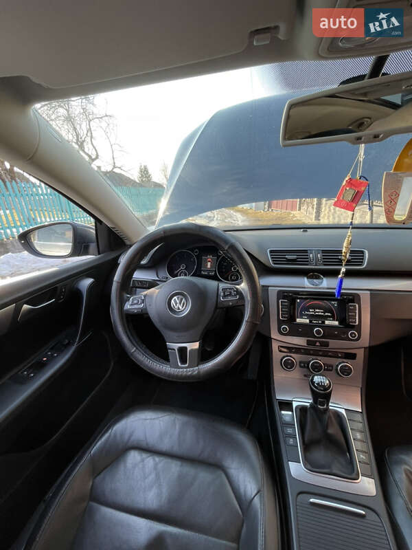 Универсал Volkswagen Passat 2013 в Богородчанах