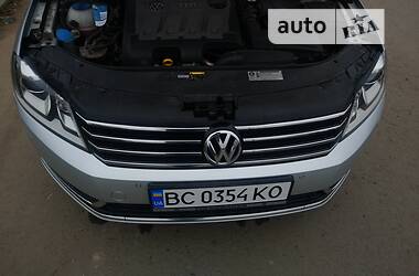 Універсал Volkswagen Passat 2013 в Львові