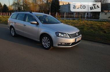 Універсал Volkswagen Passat 2013 в Львові