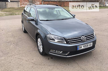 Універсал Volkswagen Passat 2012 в Рівному