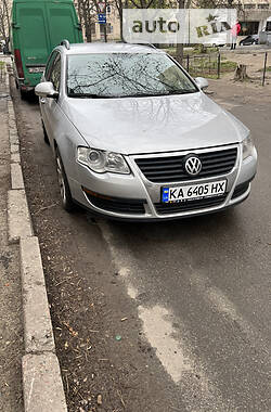 Универсал Volkswagen Passat 2008 в Киеве