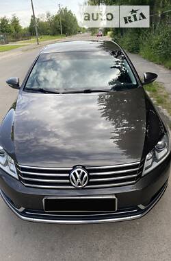 Седан Volkswagen Passat 2013 в Львове