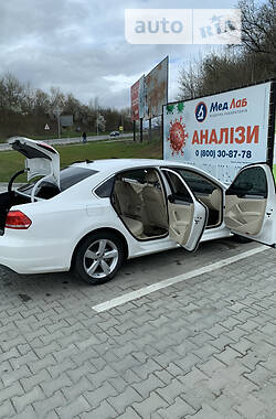 Седан Volkswagen Passat 2012 в Тернополі