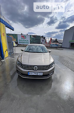 Седан Volkswagen Passat 2015 в Тернополі