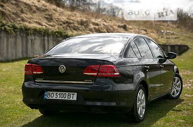 Седан Volkswagen Passat 2011 в 
