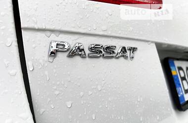 Універсал Volkswagen Passat 2012 в Дрогобичі