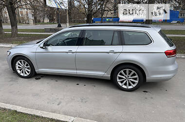 Универсал Volkswagen Passat 2017 в Хмельницком