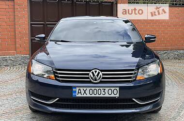 Седан Volkswagen Passat 2013 в Харкові