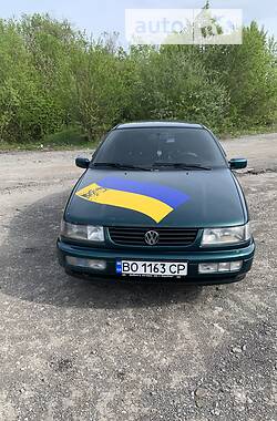 Седан Volkswagen Passat 1995 в Монастыриске