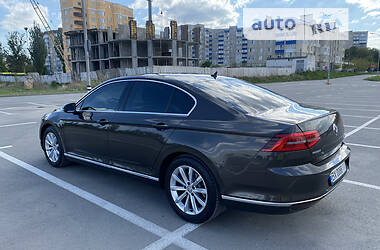 Седан Volkswagen Passat 2017 в 