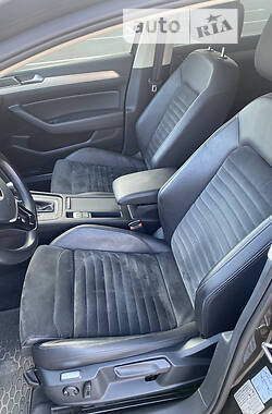 Седан Volkswagen Passat 2017 в 