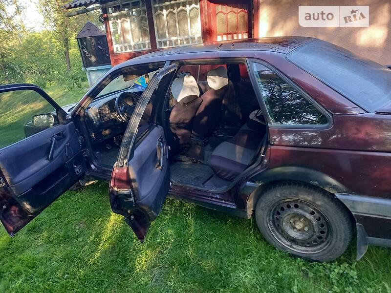 Седан Volkswagen Passat 1993 в Коломые