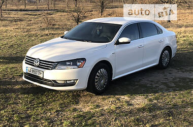 Седан Volkswagen Passat 2015 в Києві