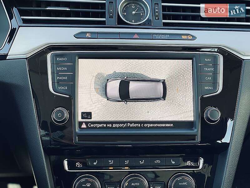 Универсал Volkswagen Passat 2015 в Ивано-Франковске