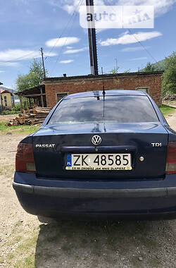 Седан Volkswagen Passat 1999 в Стрые