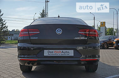 Седан Volkswagen Passat 2016 в Чернівцях