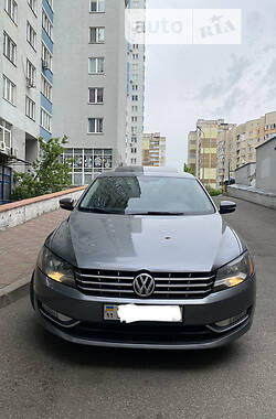 Седан Volkswagen Passat 2013 в Киеве