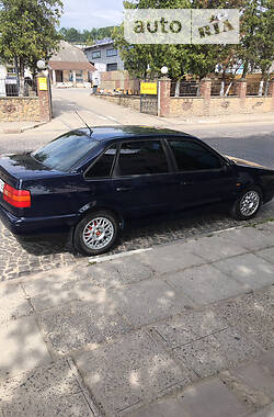 Седан Volkswagen Passat 1995 в Теребовле