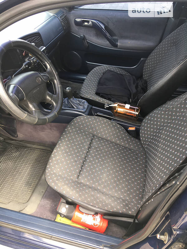 Седан Volkswagen Passat 1995 в Теребовле