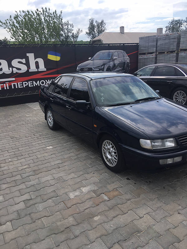 Седан Volkswagen Passat 1995 в Теребовле