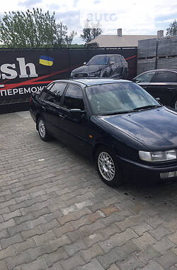 Седан Volkswagen Passat 1995 в Теребовле