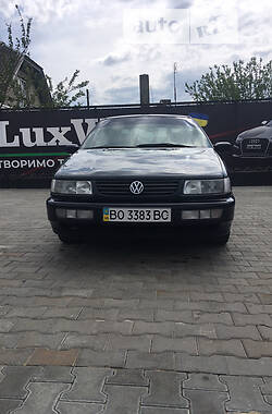 Седан Volkswagen Passat 1995 в Теребовле