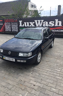 Седан Volkswagen Passat 1995 в Теребовле