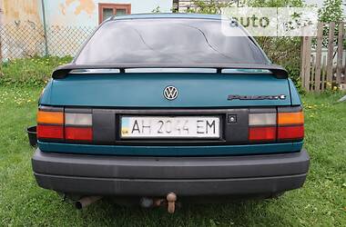 Седан Volkswagen Passat 1993 в Курахово