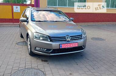 Универсал Volkswagen Passat 2012 в Луцке