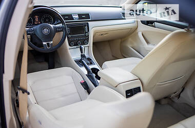 Седан Volkswagen Passat 2013 в Самборе