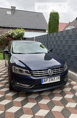 Седан Volkswagen Passat 2013 в Львове