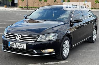 Седан Volkswagen Passat 2014 в Мукачевому