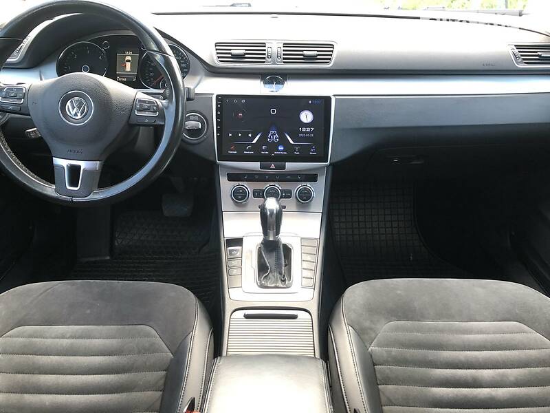 Универсал Volkswagen Passat 2012 в Стрые