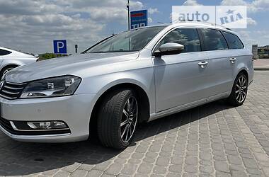 Універсал Volkswagen Passat 2012 в Мукачевому